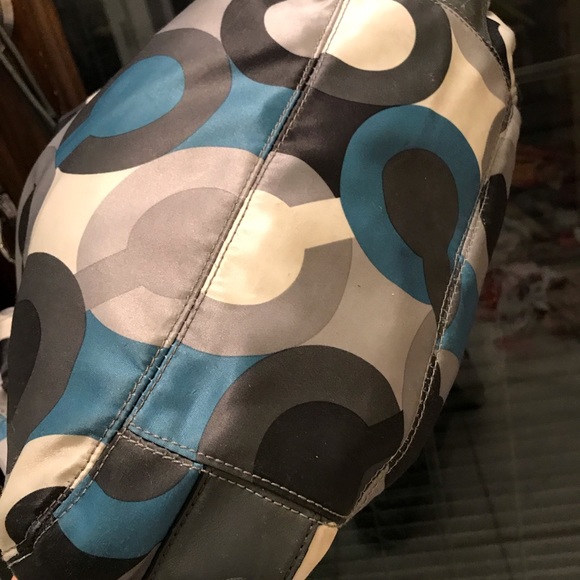 Coach - Picture 4 of 9